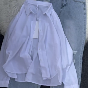 Women’s Casual Layered Outfit – White Tank, Black Button-Up Shirt & Distressed Light-Wash Jeans